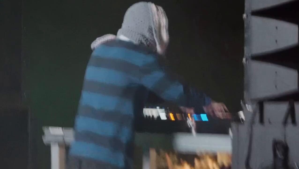 Let Yourself Free played live by camoufly